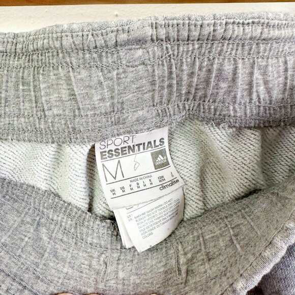 Adidas | Athletics Essential Linear Logo Fleece Jogger Sweatpants in Gray Medium - Picture 7 of 9